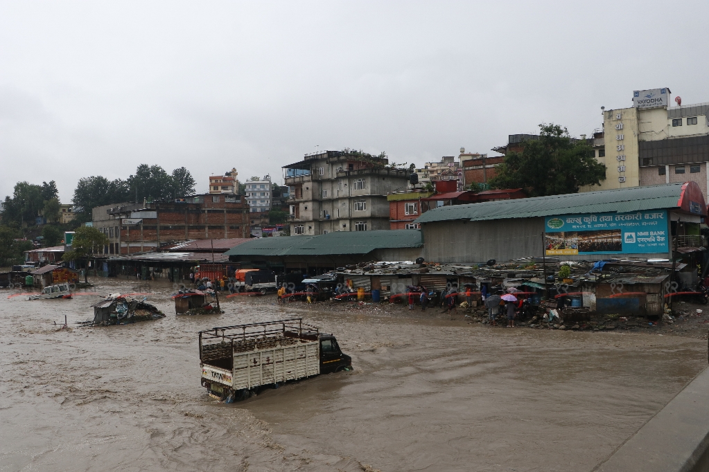 काठमाडौंमा अति भारी वर्षाले पुर्‍याएको क्षति (तस्बिरमा)